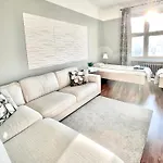 Stylish With Stunning Views 76 M2 Apartamento Helsinki