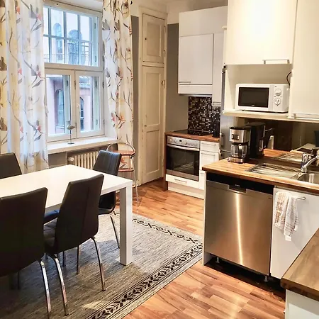 Stylish With Stunning Views 76 M2 דירה