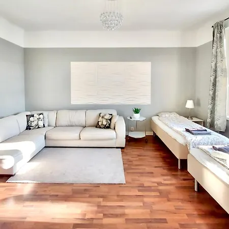 Stylish With Stunning Views 76 M2