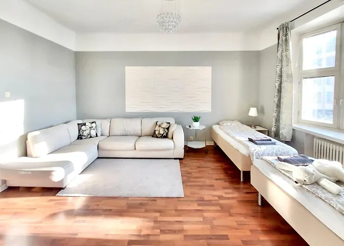 Stylish With Stunning Views 76 M2