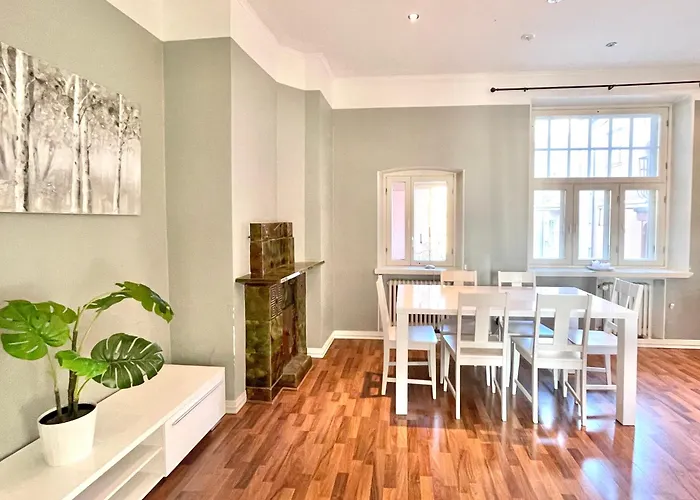 Stylish With Stunning Views 76 M2