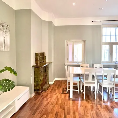 Stylish With Stunning Views 76 M2